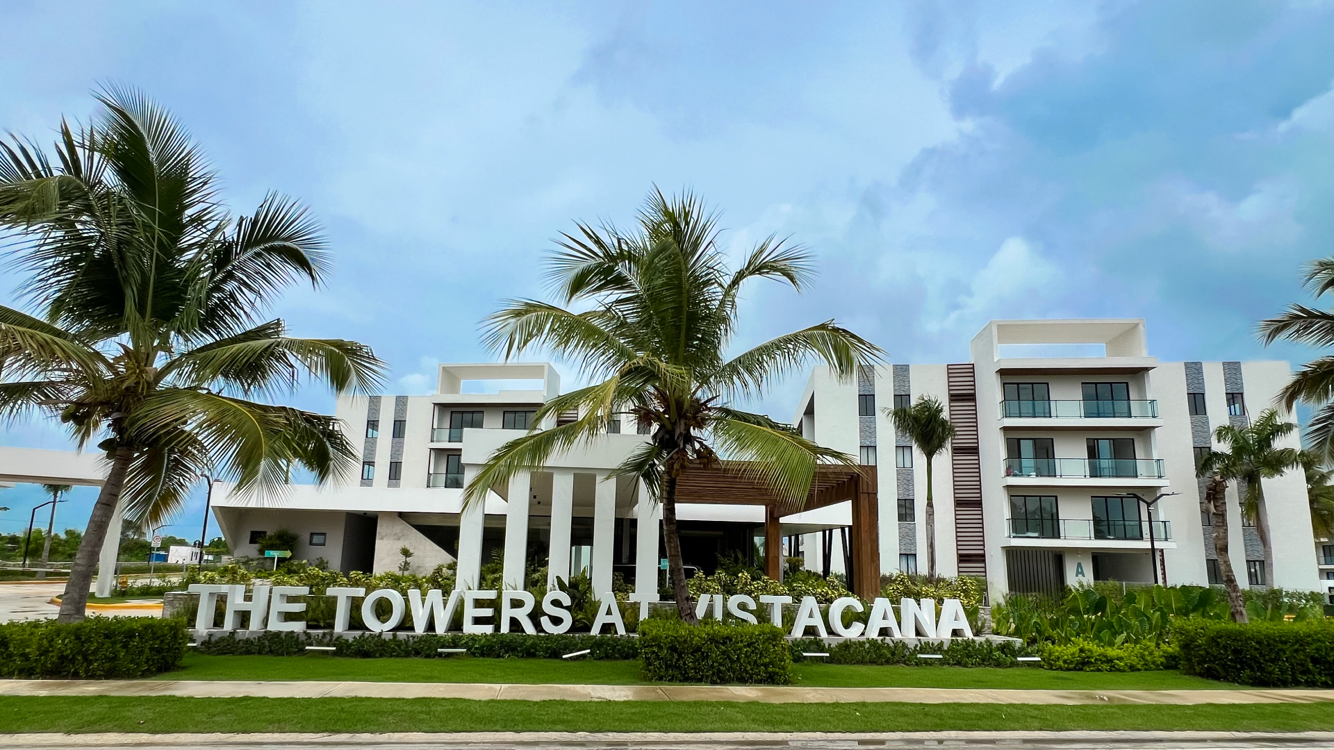 The Towers at Vistacana 11
